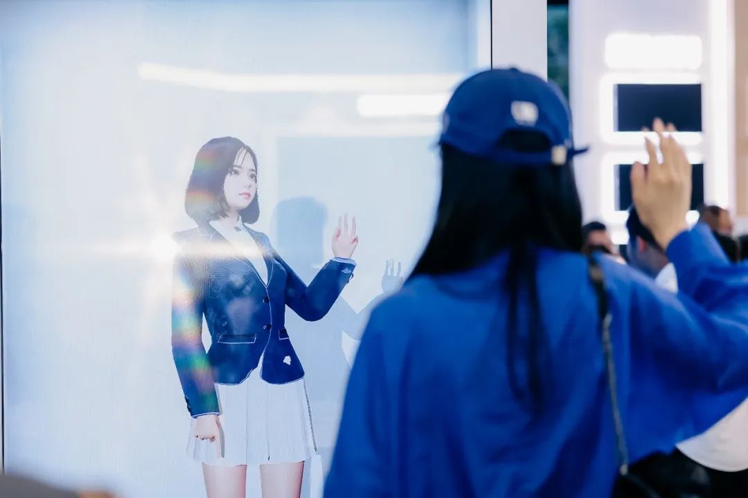 “AI+智能显示”引领将来 J9集团新品InfoComm展大放异彩
