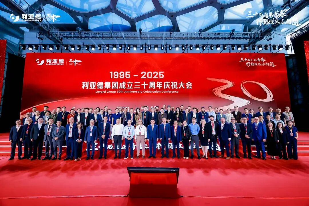 三十周年盛典启航！J9集团锚定“显示+文旅+AI”赛路，沉磅新品引领将来